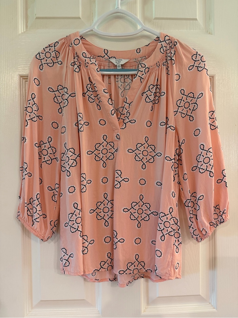 crown & ivy Peach Floral Split-Neck Blouse